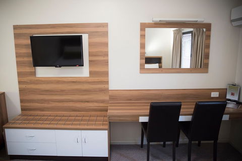 Charleville Motel - Your Accommodation 10