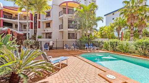 Burleigh On The Beach - Your Accommodation 8