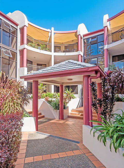 Burleigh On The Beach - Your Accommodation 5
