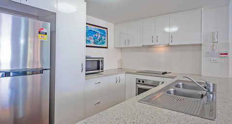 Burleigh On The Beach - Your Accommodation 25