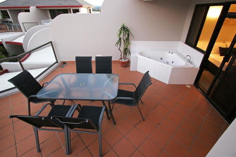 Burleigh On The Beach - Your Accommodation 30