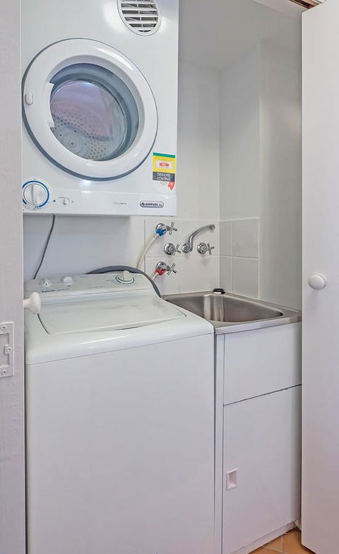 Burleigh On The Beach - Your Accommodation 20