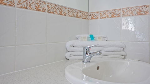 Burleigh On The Beach - Your Accommodation 18