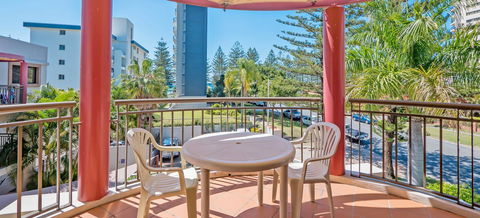 Burleigh On The Beach - Your Accommodation 13