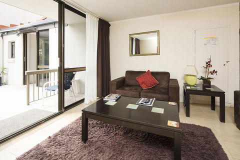Burleigh Palms Holiday Apartments - Your Accommodation 33