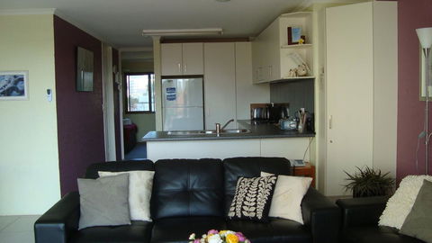 Burleigh Palms Holiday Apartments - Your Accommodation 39