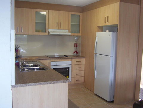 Burleigh Palms Holiday Apartments - Your Accommodation 20