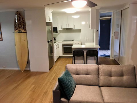 Burleigh Palms Holiday Apartments - Your Accommodation 9