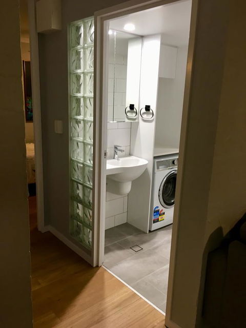Burleigh Palms Holiday Apartments - Your Accommodation 8