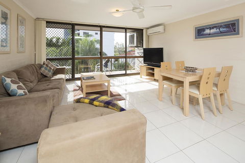 Burleigh Palms Holiday Apartments - Your Accommodation 15
