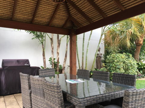Burleigh Palms Holiday Apartments - Your Accommodation 23