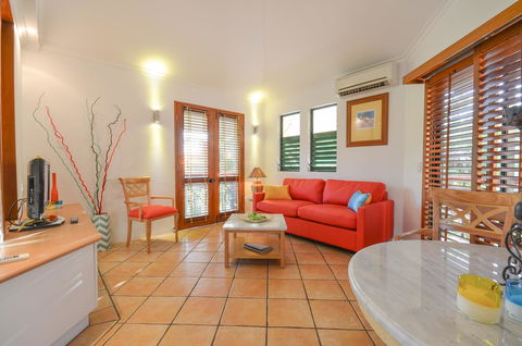 Martinique On Macrossan - Your Accommodation 3