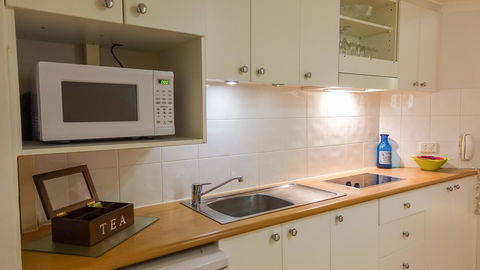 Martinique On Macrossan - Your Accommodation 5