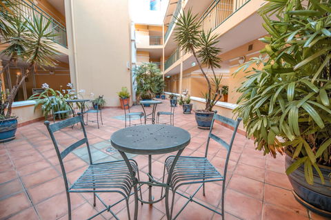 Il Palazzo Holiday Apartments - Your Accommodation 9