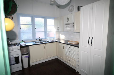 Signal Cottage - Your Accommodation 6