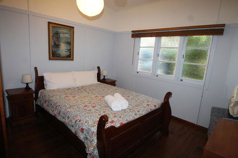 Signal Cottage - Your Accommodation 8