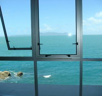 Best at Bright Point Absolute Waterfront 4 bedroom apartment - Your Accommodation