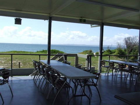 Enjoy The Sea Breezes From The Balcony - Boyd St, Woorim - Your Accommodation 1