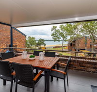 Spacious Family unit with Incredible views. - Your Accommodation