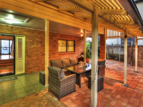 Belle Vue Beach House By Discover Stradbroke - Your Accommodation 27