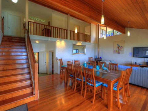 Belle Vue Beach House By Discover Stradbroke - Your Accommodation 6