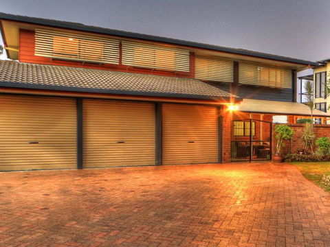 Belle Vue Beach House By Discover Stradbroke - Your Accommodation 2
