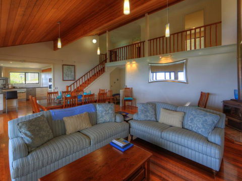 Belle Vue Beach House By Discover Stradbroke - Your Accommodation 3