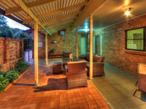 Belle Vue Beach House By Discover Stradbroke - Your Accommodation 23