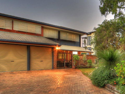 Belle Vue Beach House By Discover Stradbroke - Your Accommodation 12