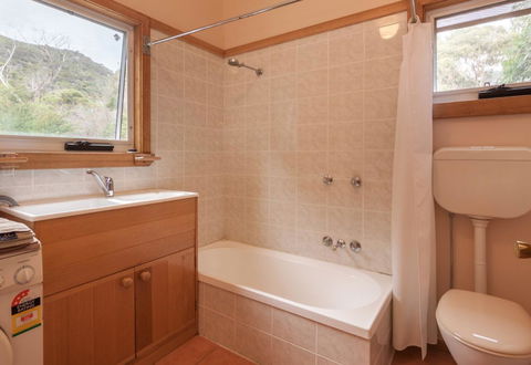 Serenity On High - Your Accommodation 3