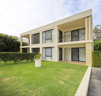 'Bagnall Views' 2/161 Government Rd - Stylish  modern duplex across the road to the waters edge - Your Accommodation