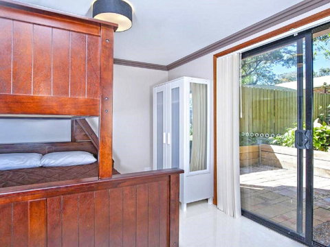 'Beach Break 2', 2/10 Lionel St - Downstairs Unit With Aircon - Your Accommodation 1