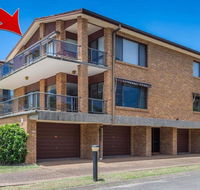 'COLUMBIA VIEWS' 2/9 COLUMBIA CLOSE - AIRCON WIFI NETFLIX VIEWS  BOAT PARKING - Your Accommodation