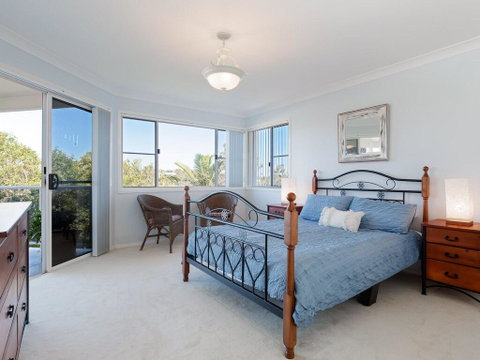 'GrandView', 10 Grandview Close - Huge House With Water Views, Aircon, WIFI, Netflix, Foxtel & Billiard Table - Your Accommodation 1