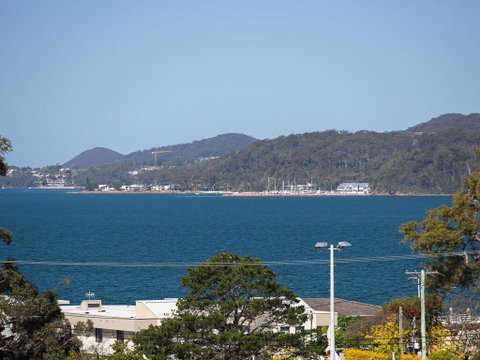 'GrandView', 10 Grandview Close - Huge House With Water Views, Aircon, WIFI, Netflix, Foxtel & Billiard Table - Your Accommodation 0