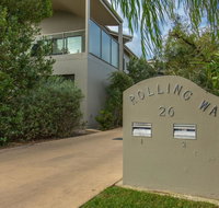 'Rolling Waves 2' on Ocean Drive - Your Accommodation