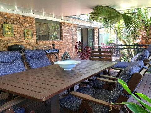 'Sandy Palms' 28 Moorooba Cr - Beautiful Home With Wifi, Air-con And Boat Parking - Your Accommodation 2