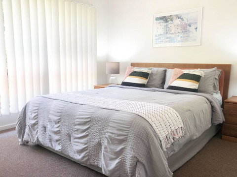 'Sandy Palms' 28 Moorooba Cr - Beautiful Home With Wifi, Air-con And Boat Parking - Your Accommodation 1