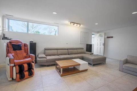 , , , Alice Wonderland, , ,  In 4 Beds House - Your Accommodation 2