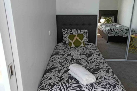, Elsternwick, Impressive 2bed:carspot:15mins To CBD - Your Accommodation 0