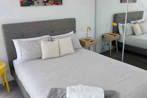 , Elsternwick, Impressive 2bed:carspot:15mins To CBD - Your Accommodation 1
