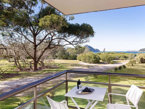 1 'Intrepid', 3 Intrepid Close - Amazing Views Of Shoal Bay, Only 100m From The Beach - Your Accommodation 0