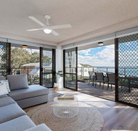 1 'The Poplars' 34 Magnus St - panoramic water views pool aircon  WIFI - Your Accommodation