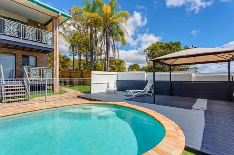 1-33 Tingira Close - Rainbow Beach, Gorgeous Ocean Views, Swimming Pool, Air Conditioning - Your Accommodation 2