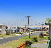 1/32 Ocean Avenue - three bedrooms three bathrooms air con boat parking  water views - Your Accommodation