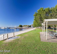 10 'Magnus Gardens' 7 Magnus Street - air conditioned  walk to town centre - Your Accommodation