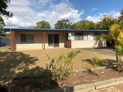 10 Cypress Avenue - Rainbow Beach, Fantastic Beach Location - Your Accommodation 0