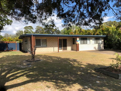 10 Cypress Avenue - Rainbow Beach, Fantastic Beach Location - Your Accommodation 2