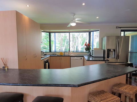 10 Naiad Court -Beach Retreat In The Bush - Your Accommodation 2