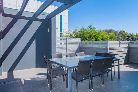 10 Sands Bvd - Your Accommodation 3